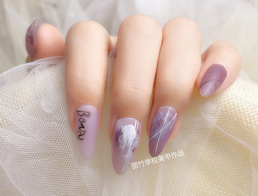 紫色芋泥美甲，廣西美甲職業(yè)技能學(xué)校作品