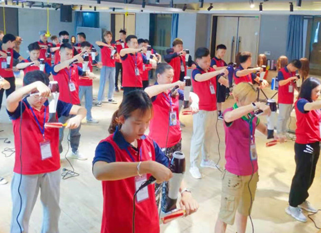 美發(fā)養(yǎng)發(fā)護理：如何使用吹風(fēng)筒吹頭發(fā)？