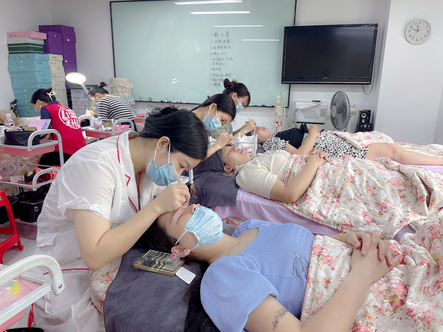 決定美睫密度與長度的標(biāo)準(zhǔn)，南寧美甲美睫分享