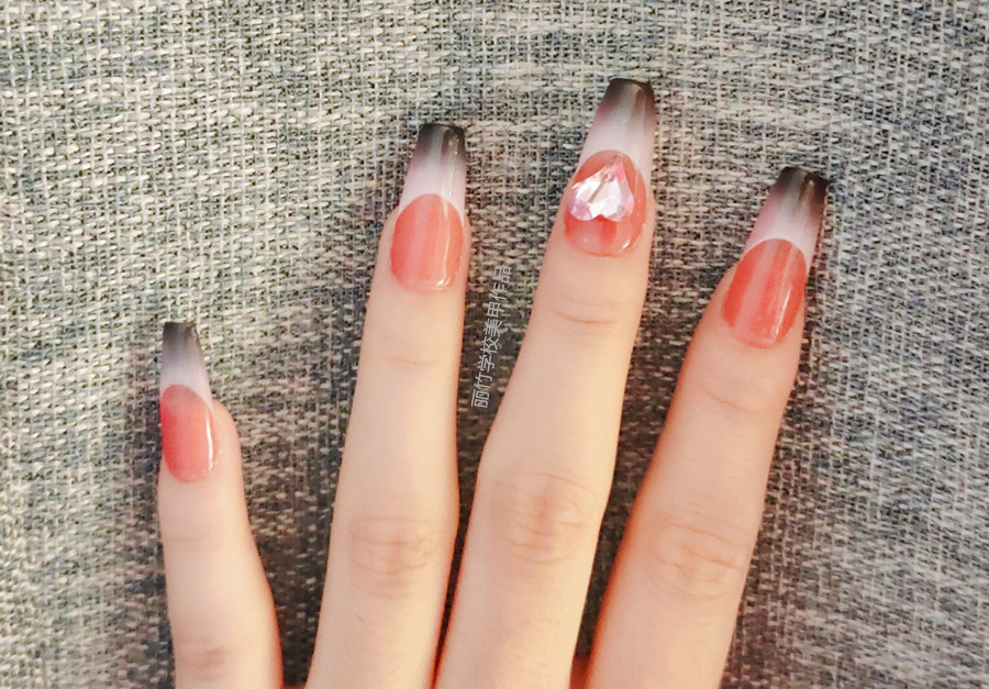 法式美甲，零基礎(chǔ)學(xué)美甲培訓(xùn)學(xué)員作品