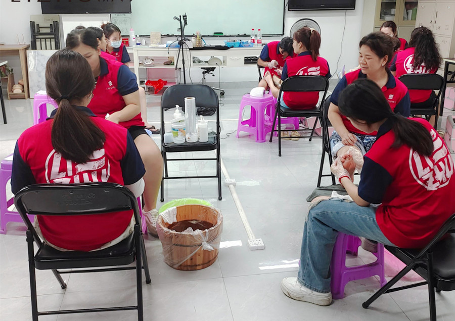 足部護(hù)理如何操作？南寧美甲學(xué)校排名課程