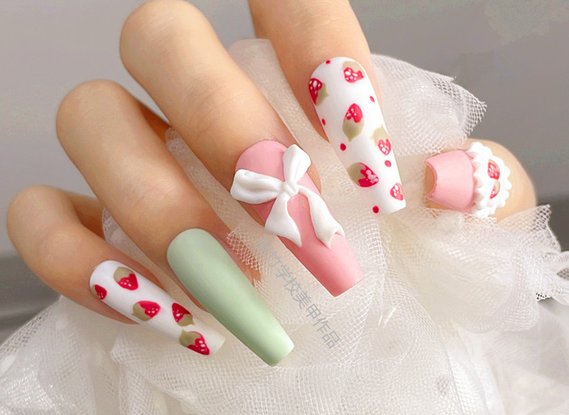 草莓美甲，零基礎(chǔ)美甲教學(xué)作品