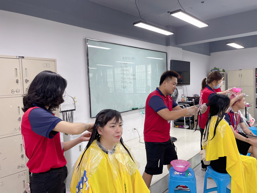 夏日染頭發(fā)后如何護理？廣西染發(fā)護發(fā)培訓班分享技巧