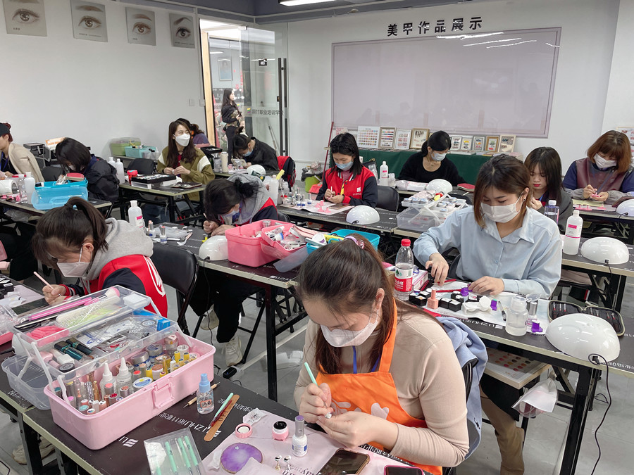 廣西美甲師：美甲磁鐵丟了怎么辦？