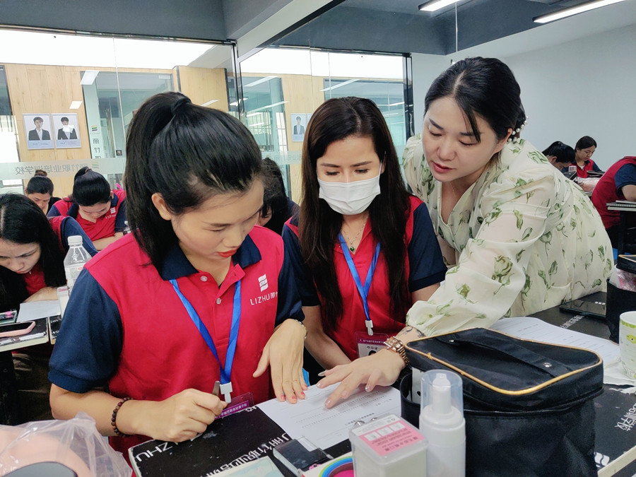 紙上練習(xí)睫毛，廣西美睫培訓(xùn)基礎(chǔ)練習(xí)