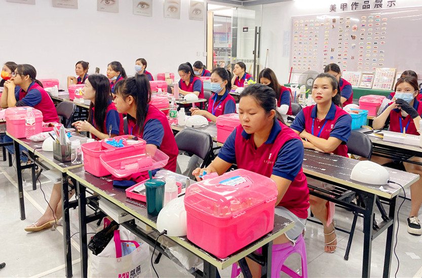 初中畢業(yè)學(xué)什么好？高中考不上大學(xué)怎么辦？