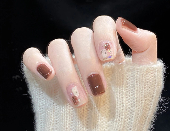 極簡(jiǎn)風(fēng)美甲，廣西美甲培訓(xùn)中心推薦