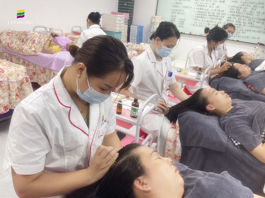 適合梳頭的時(shí)間？南寧頭療養(yǎng)生學(xué)習(xí)