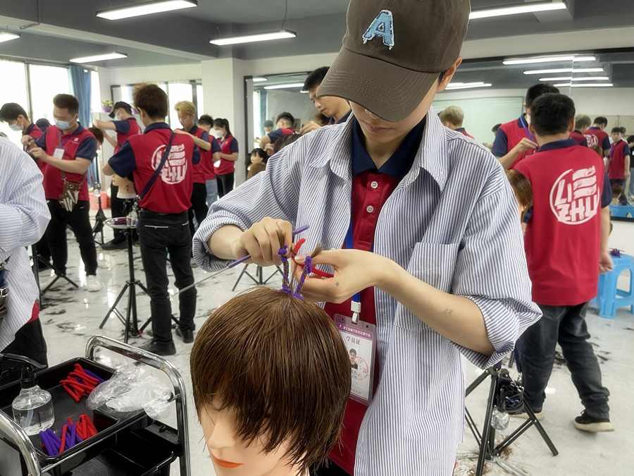 煙花燙這樣護理才持久，零基礎(chǔ)燙發(fā)教學(xué)