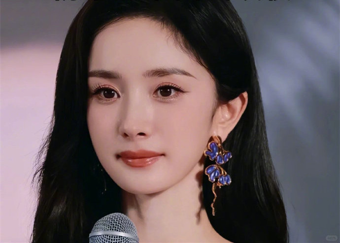 楊冪溫柔仙氣眼部妝容，南寧明星化妝學(xué)校分享