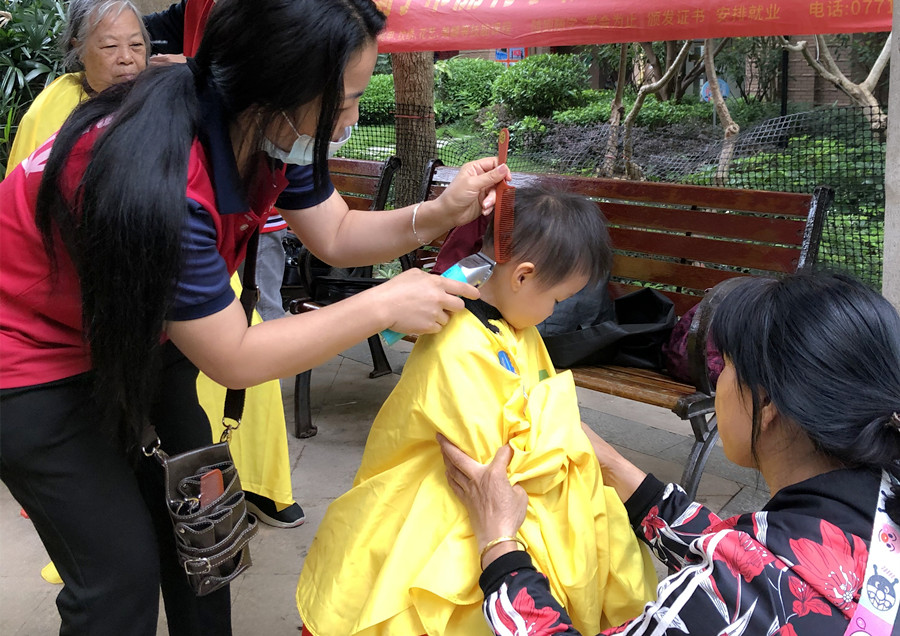 怎么給兒童理發(fā)？廣西美發(fā)師職業(yè)教學(xué)