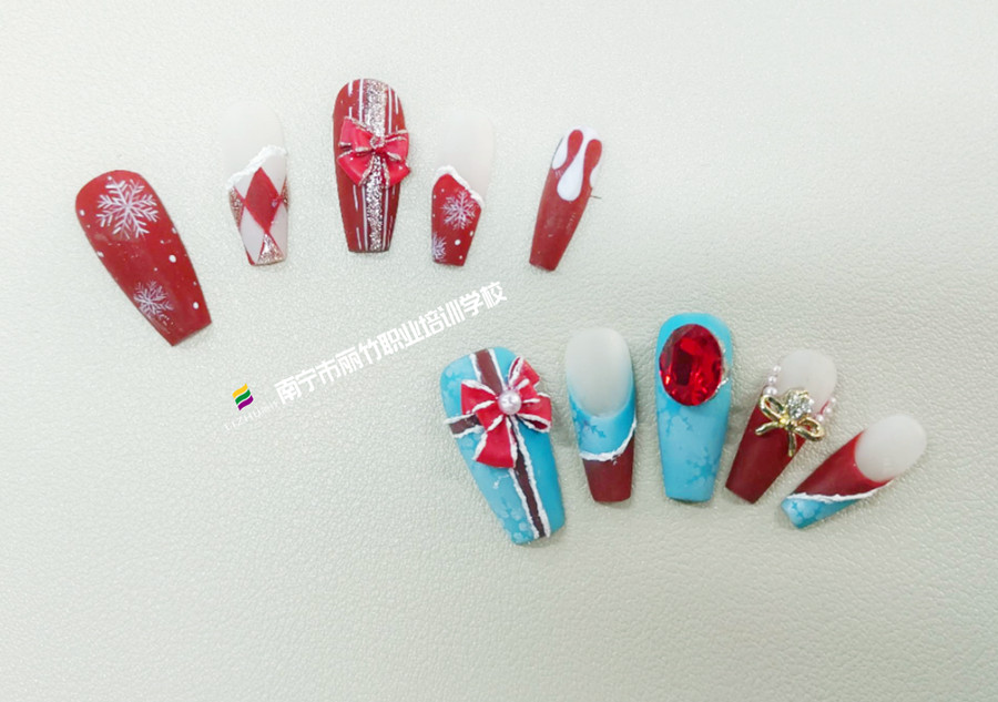 圣誕主題美甲，廣西美甲教育學(xué)員作品