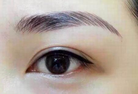 為什么眉毛和美瞳線要一起紋？南寧紋繡造型學(xué)校解析