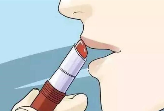 嘴唇干裂起皮的原因，南寧美容護(hù)膚養(yǎng)顏教程