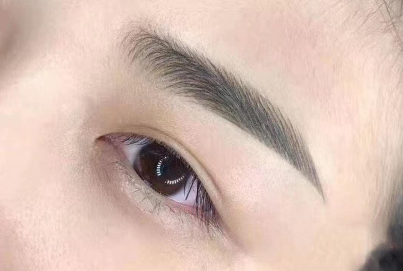 廣西學(xué)紋眉：紋眉哪種好看自然？