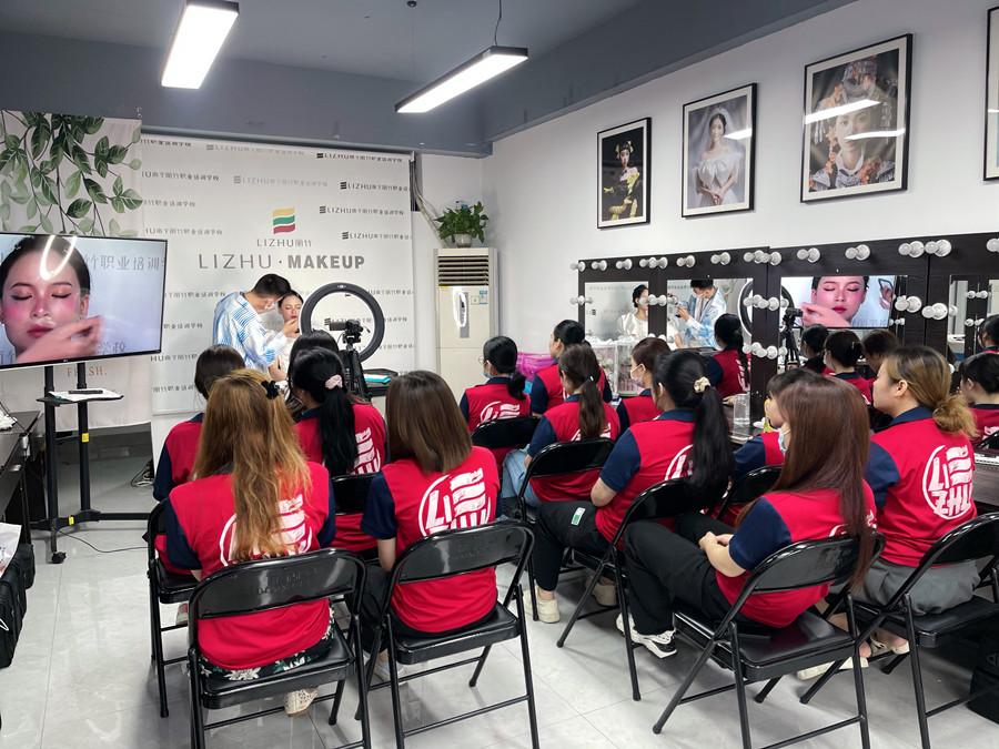 化妝如何省錢的方法，南寧化妝職業(yè)培訓(xùn)