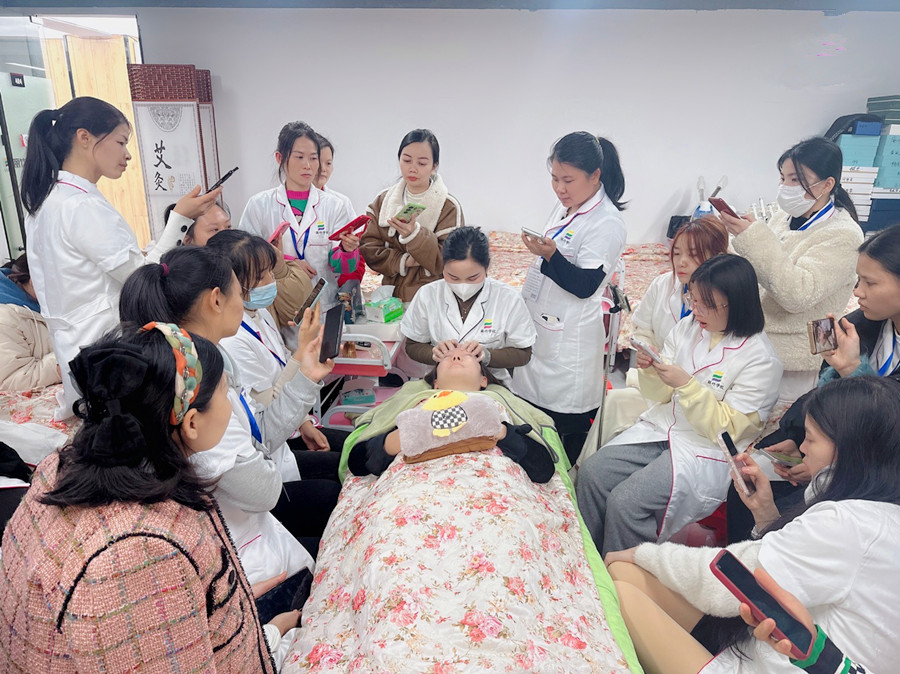 油性皮膚如何快速恢復(fù)自然狀態(tài)？廣西皮膚管理師分享