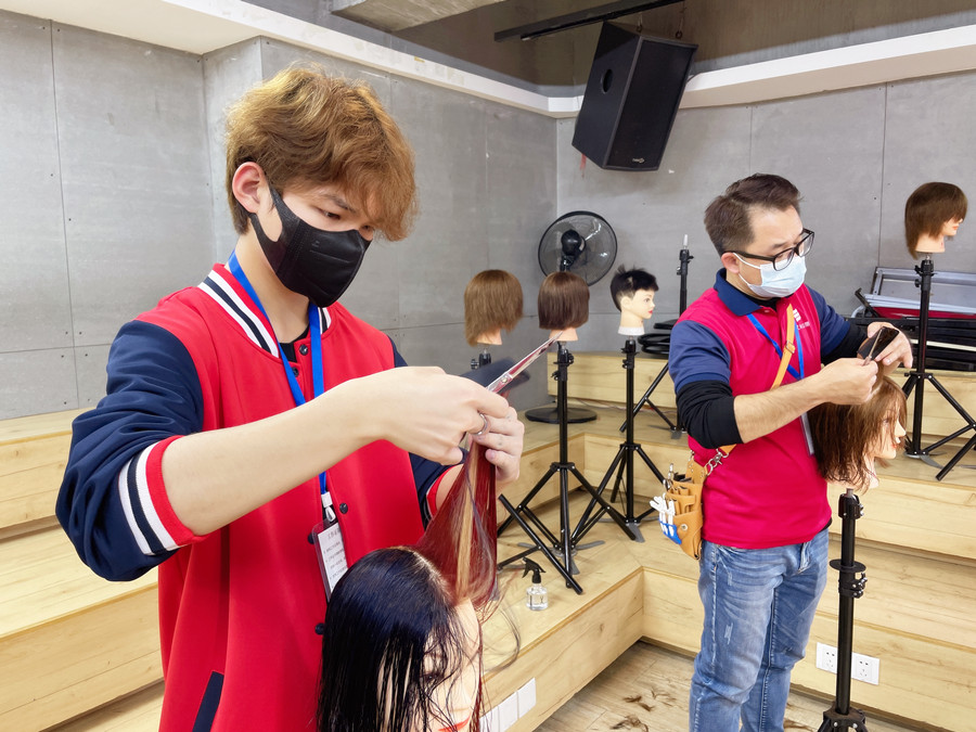 美發(fā)新手必懂的理發(fā)技巧，零基礎(chǔ)學(xué)理發(fā)教學(xué)