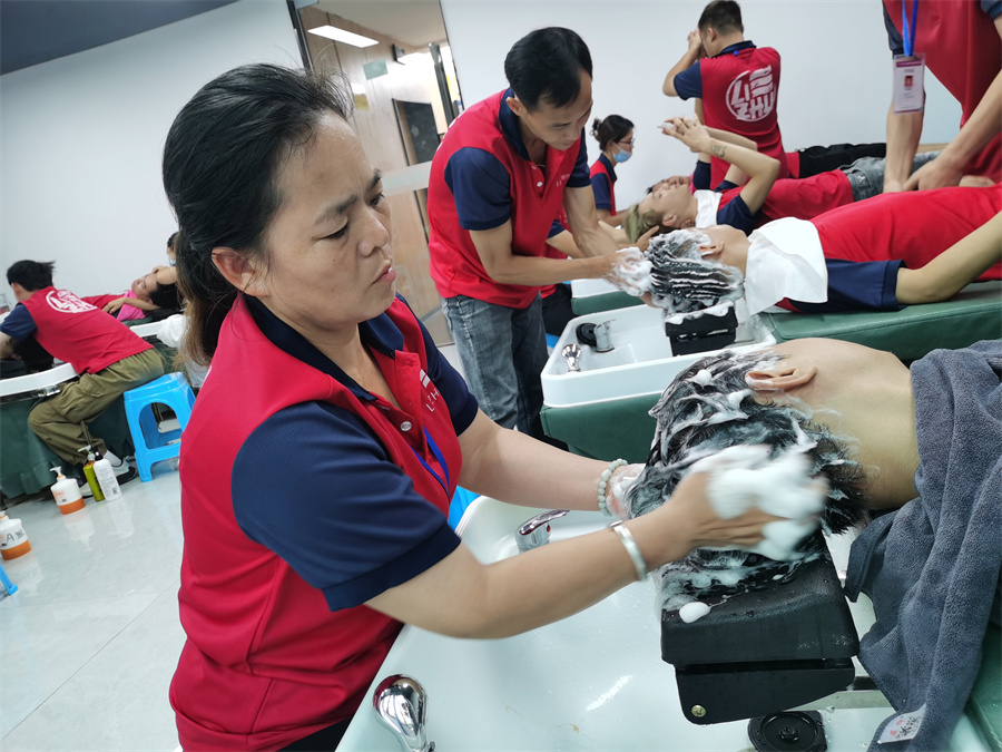 美發(fā)洗護(hù)的流程，廣西專業(yè)洗護(hù)班課堂實(shí)況