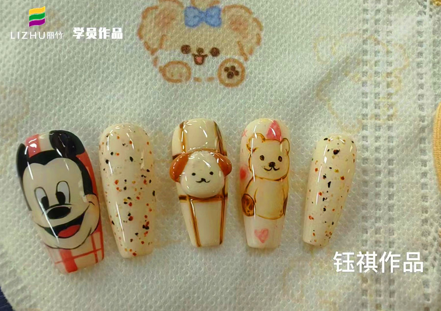 卡通立體浮雕&手工蝴蝶結(jié)美甲，南寧美甲造型進(jìn)修作品