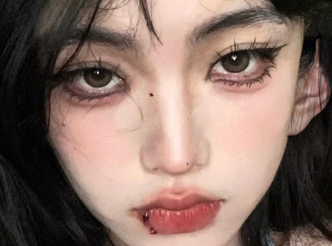 超A的亞裔混血辣妹眼妝教程，廣西網(wǎng)紅造型培訓