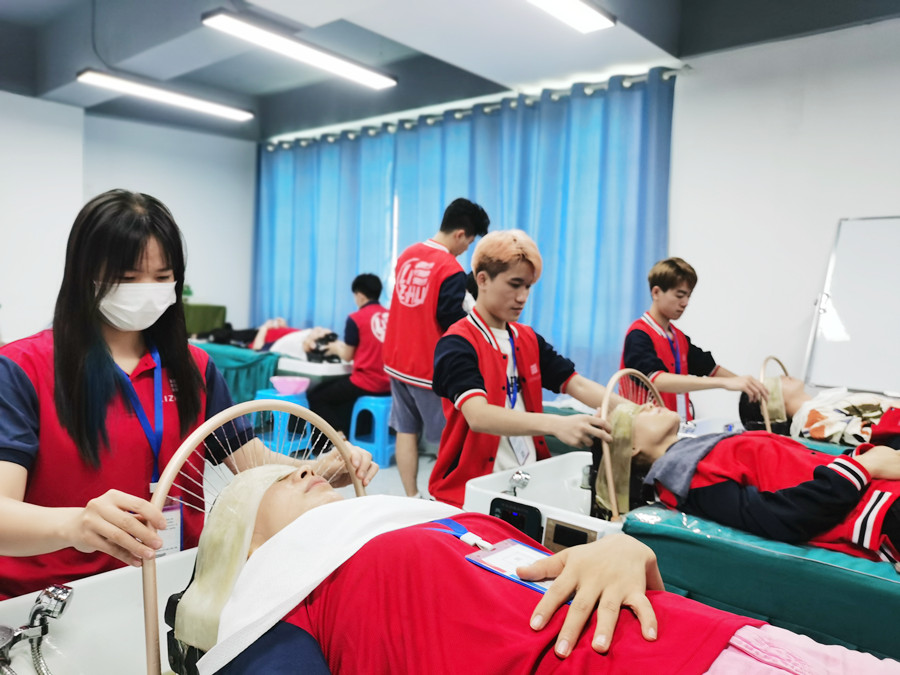 姜療洗頭的好處，南寧頭療洗護養(yǎng)發(fā)學(xué)校告訴你