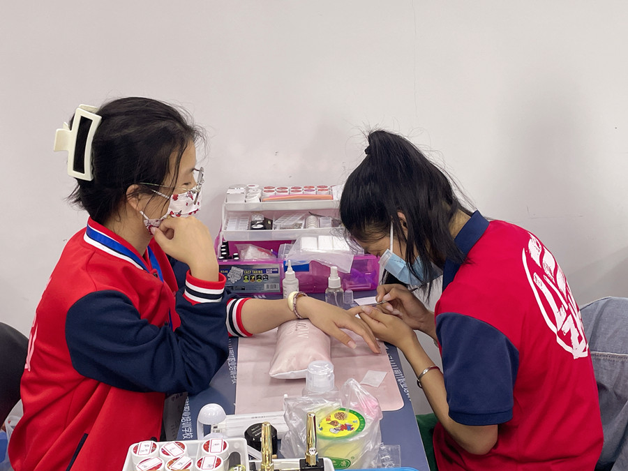 做完光療甲指甲薄和軟的原因