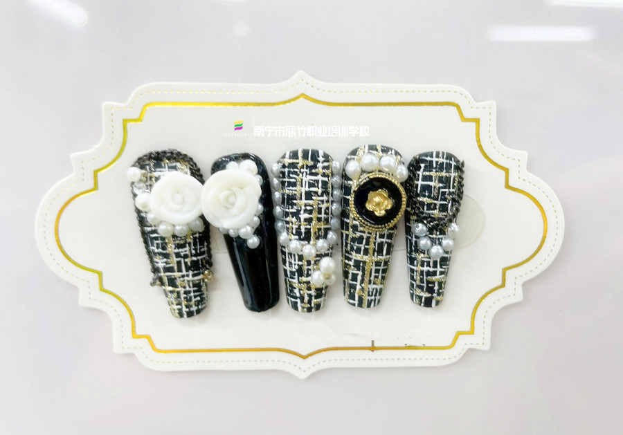 小香風美甲，南寧美甲學徒必學款式