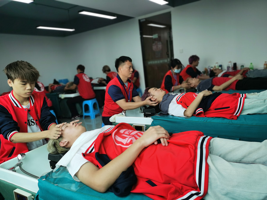 天天洗頭還是很油的原因，廣西學(xué)洗護洗頭