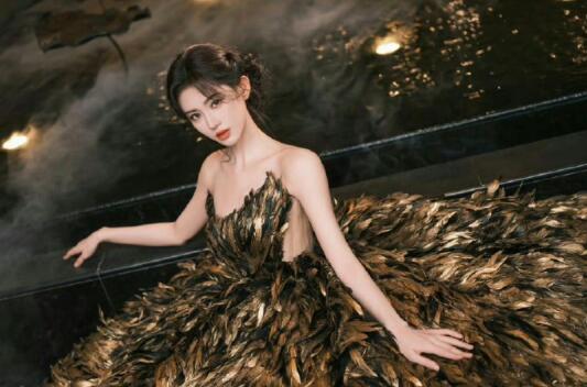 鞠婧祎金羽妝教程，南寧化妝仿妝培訓(xùn)