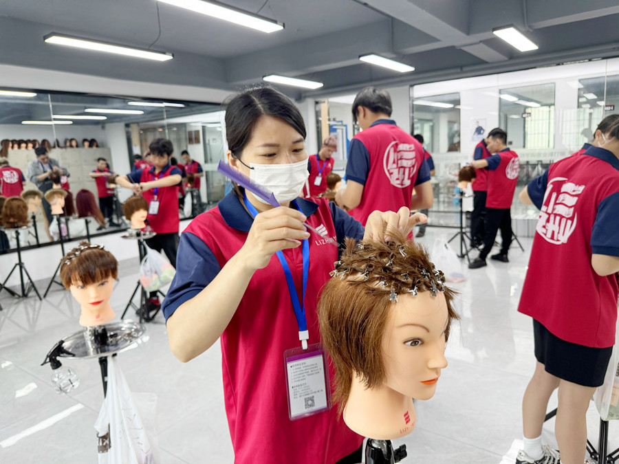 什么叫鋼夾燙？南寧學燙發(fā)哪家比較好？