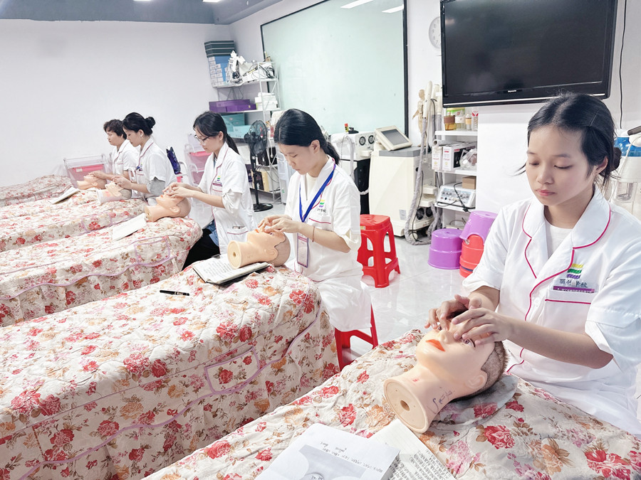 南寧培訓美容師課程，從認識面部開始