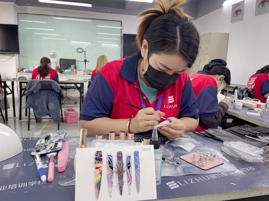 飾品彩繪美甲，南寧美甲進(jìn)修提升作品