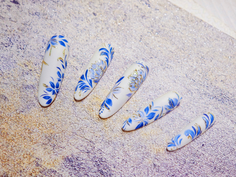 青花瓷美甲，美甲款式小紅書