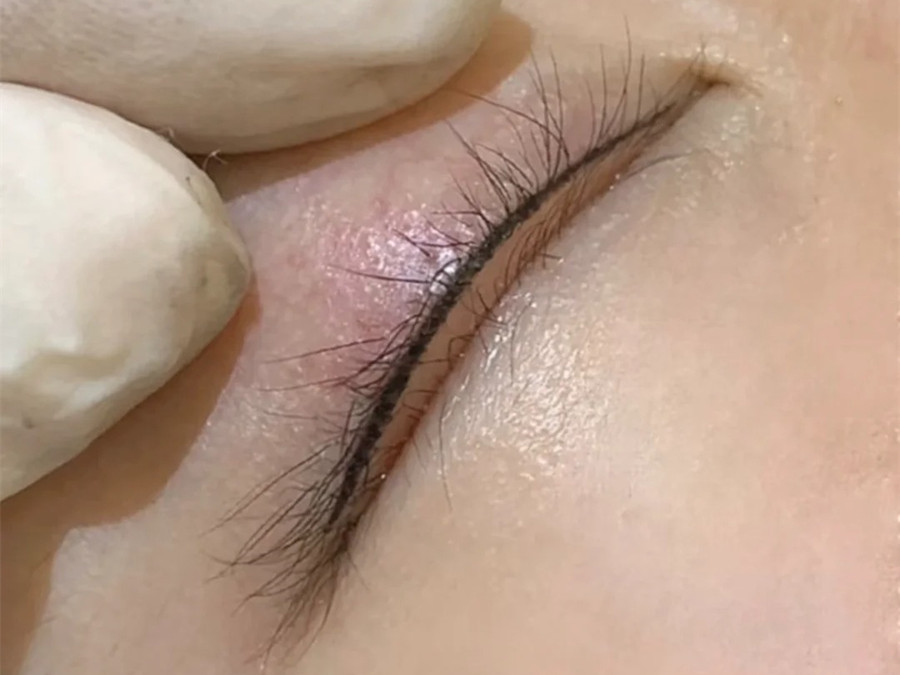 美瞳線怎樣持久保色？廣西紋繡專業(yè)技校分享