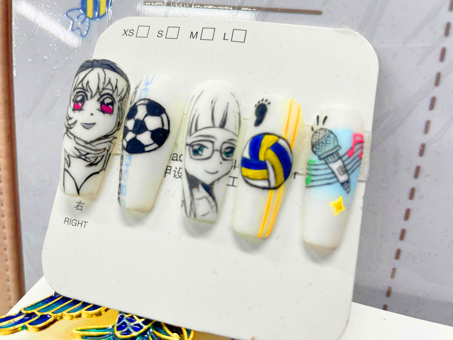 廣西美甲教育：什么是手繪美甲？