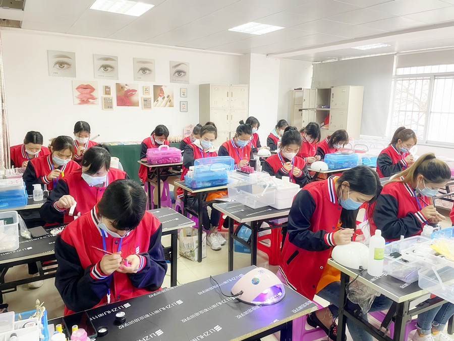 2025女生學(xué)什么專(zhuān)業(yè)就業(yè)前景好蕞容易就業(yè)？