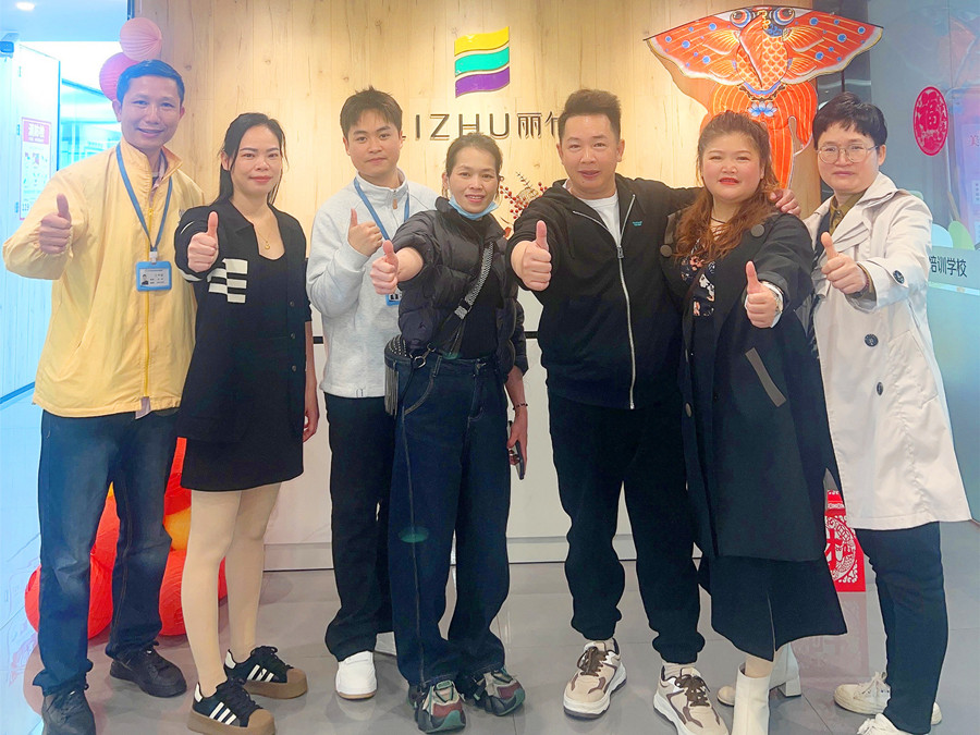 南寧美發(fā)專(zhuān)業(yè)學(xué)校創(chuàng)業(yè)成功學(xué)子