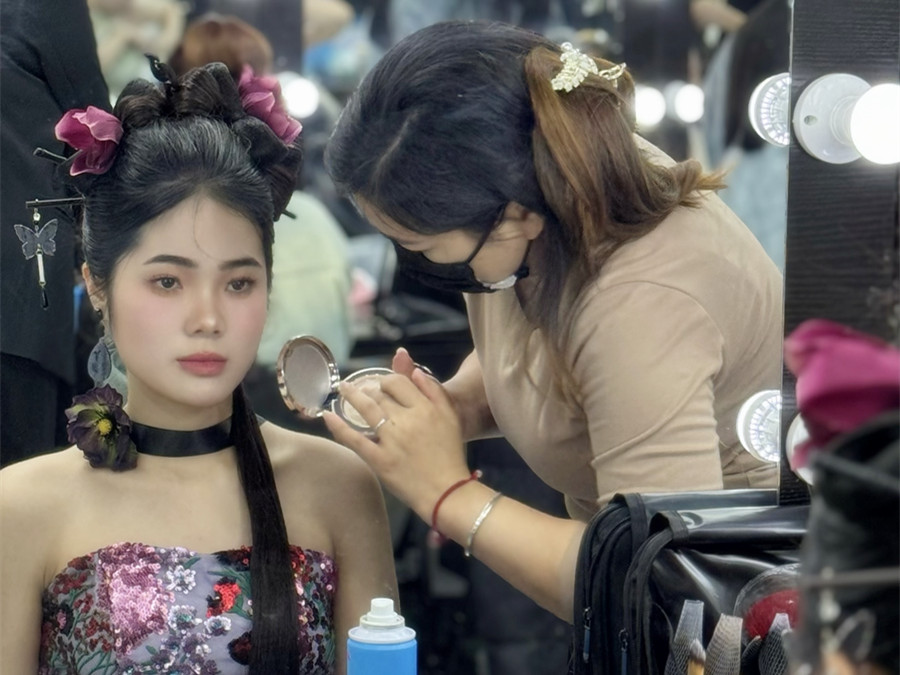 新中式妝容造型，從零學(xué)彩妝造型