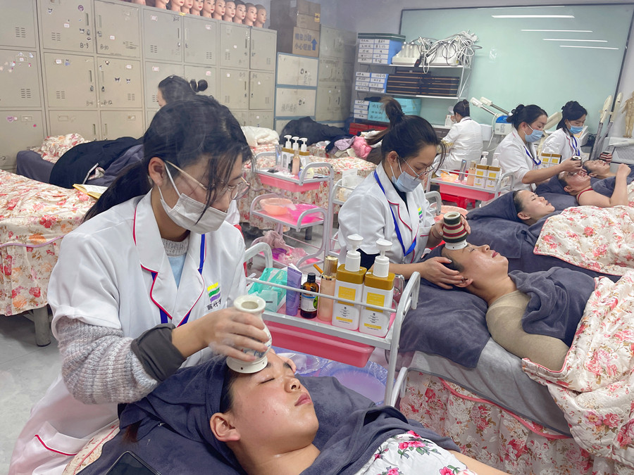 艾灸額頭的操作方法，從零基礎學艾灸