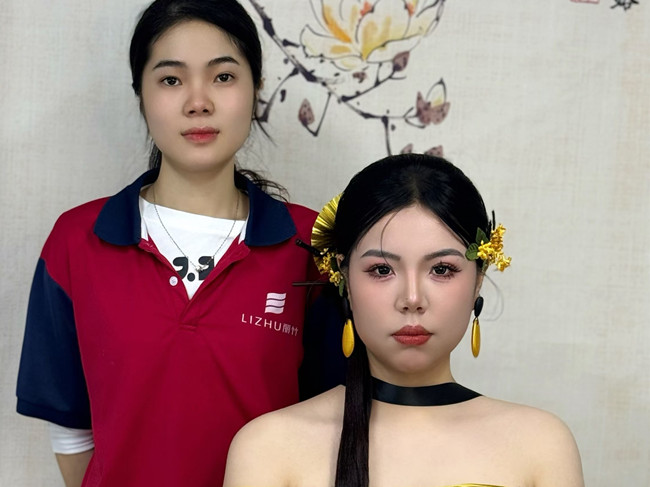 南寧彩妝寫真教學(xué)：新中式造型