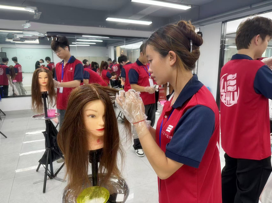 刷染膏的重點(diǎn)，學(xué)燙發(fā)零基礎(chǔ)