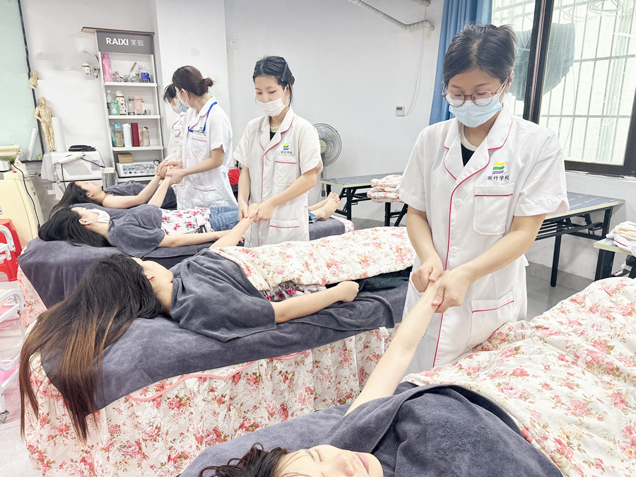 手臂按摩的好處，廣西美容美體教學