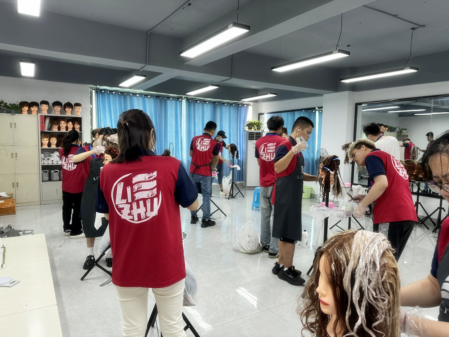 留幾手染發(fā)技術(shù)，廣西燙染訓(xùn)練