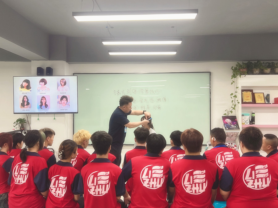 不同臉型適合的劉海類型，南寧剪發(fā)學習分享