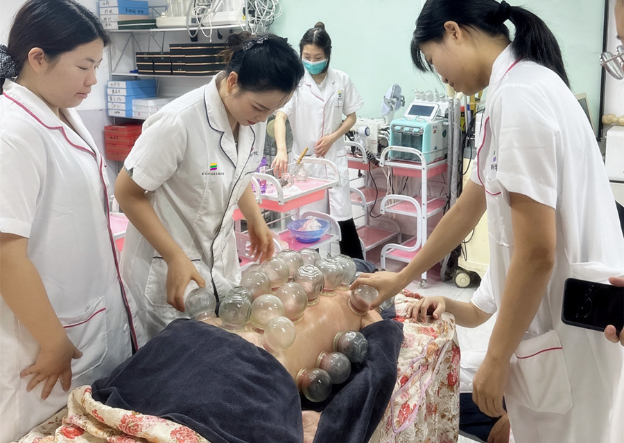 不同人群適合的拔罐時(shí)間，南寧健康管理知識(shí)分享