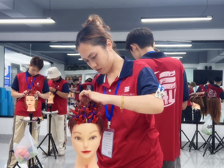 男生燙發(fā)類型全解析 | 南寧燙發(fā)職業(yè)學校收集