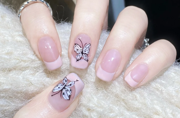 法式蝴蝶美甲，南寧美甲進修學(xué)校分享教程
