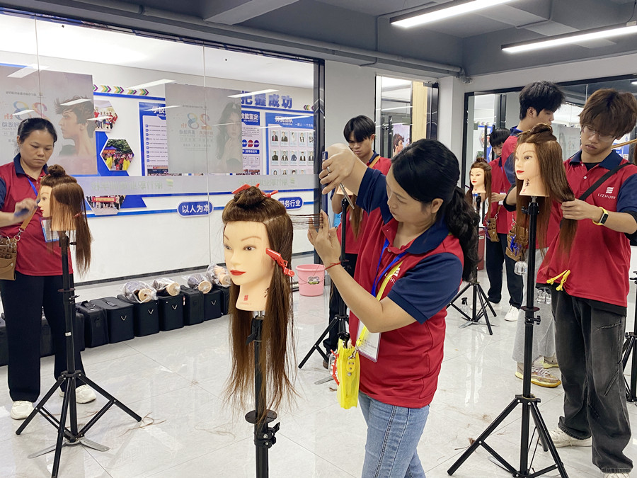 想在廣西學女士剪發(fā)，廣西美發(fā)怎么招生