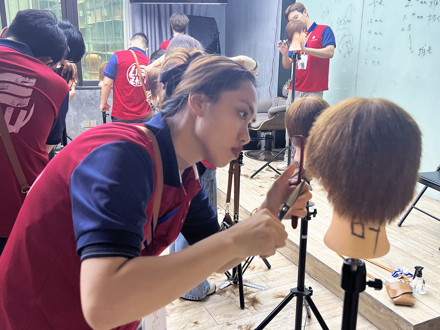 美發(fā)新手核心技術(shù)點(diǎn)，廣西剪發(fā)造型學(xué)校分享